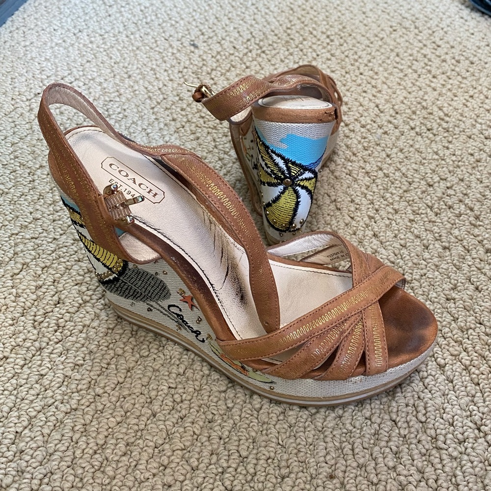 Coach wedge hells